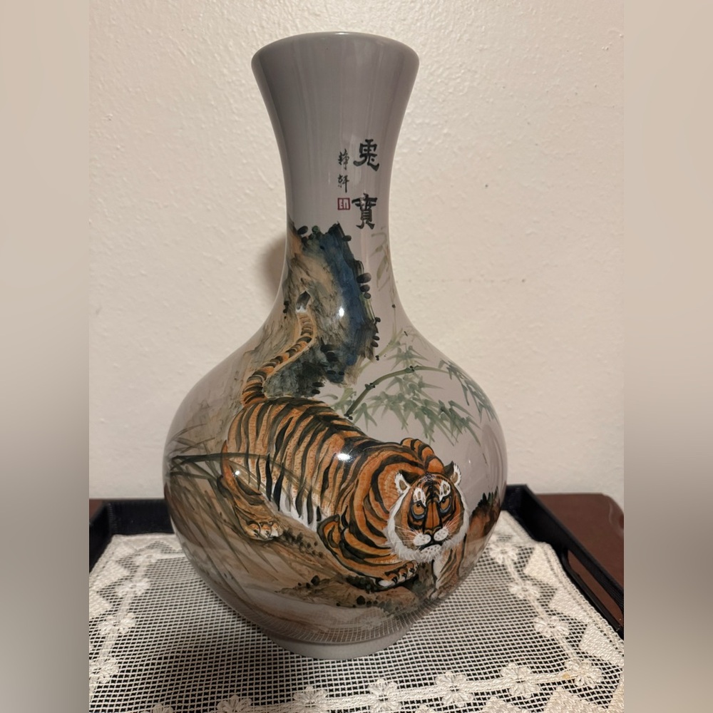Qing Qianlong Chinese Enamel Color Porcelain Tigers Pattern Bottle Vase 17”